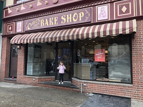 Carlo's Bakery outside