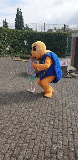 mini europe mascot