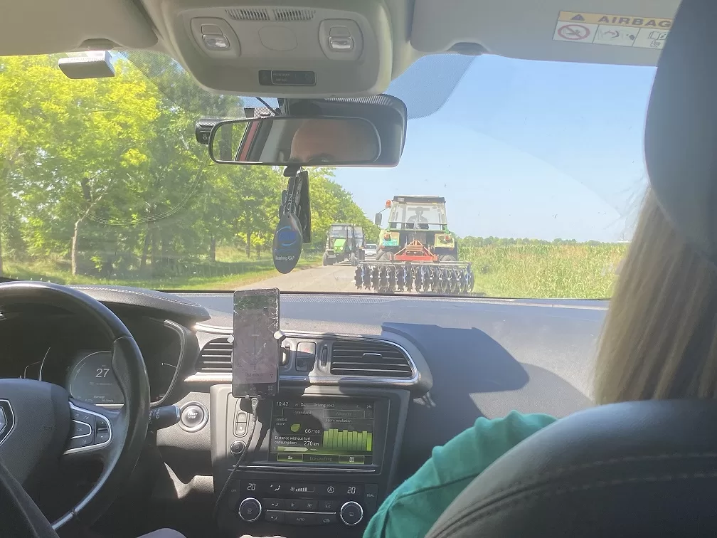 Romania to Serbia by Taxi. tractors 