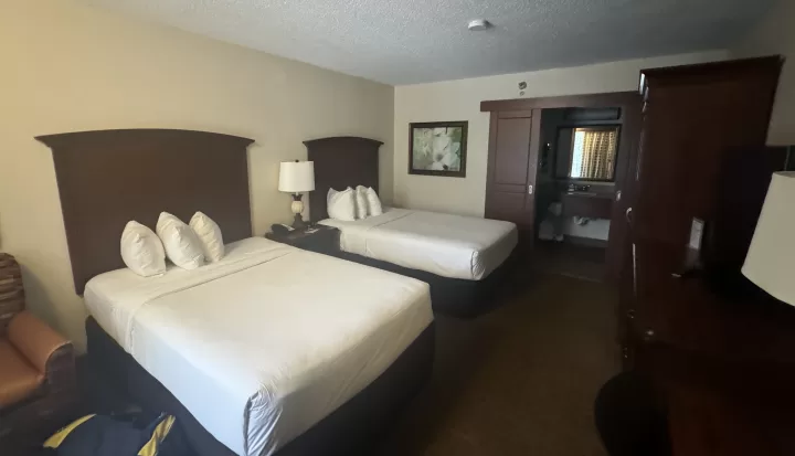 Review of the Rosen Inn Lake Buena Vista - Orlando, FL. bed room