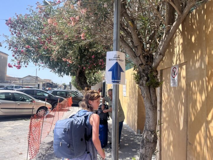 Syracuse more platform signs.